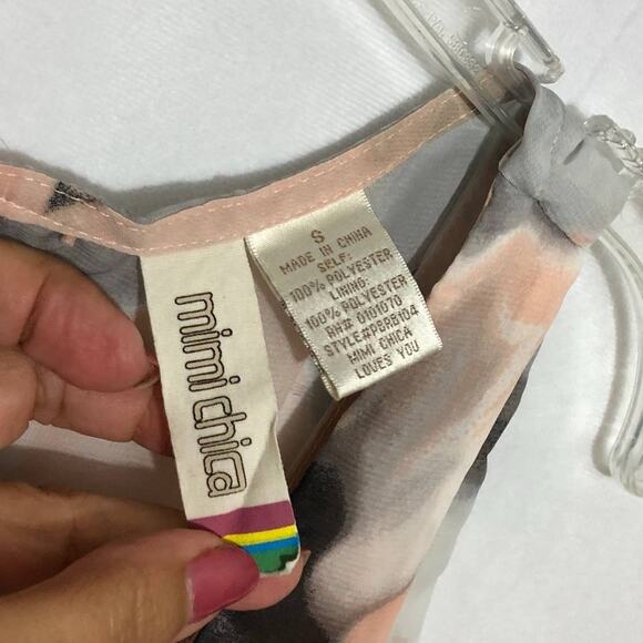 Mimi Chica Pink Gray & White Smoke Pattern Sleeveless Floral Romper Small - Picture 4 of 7